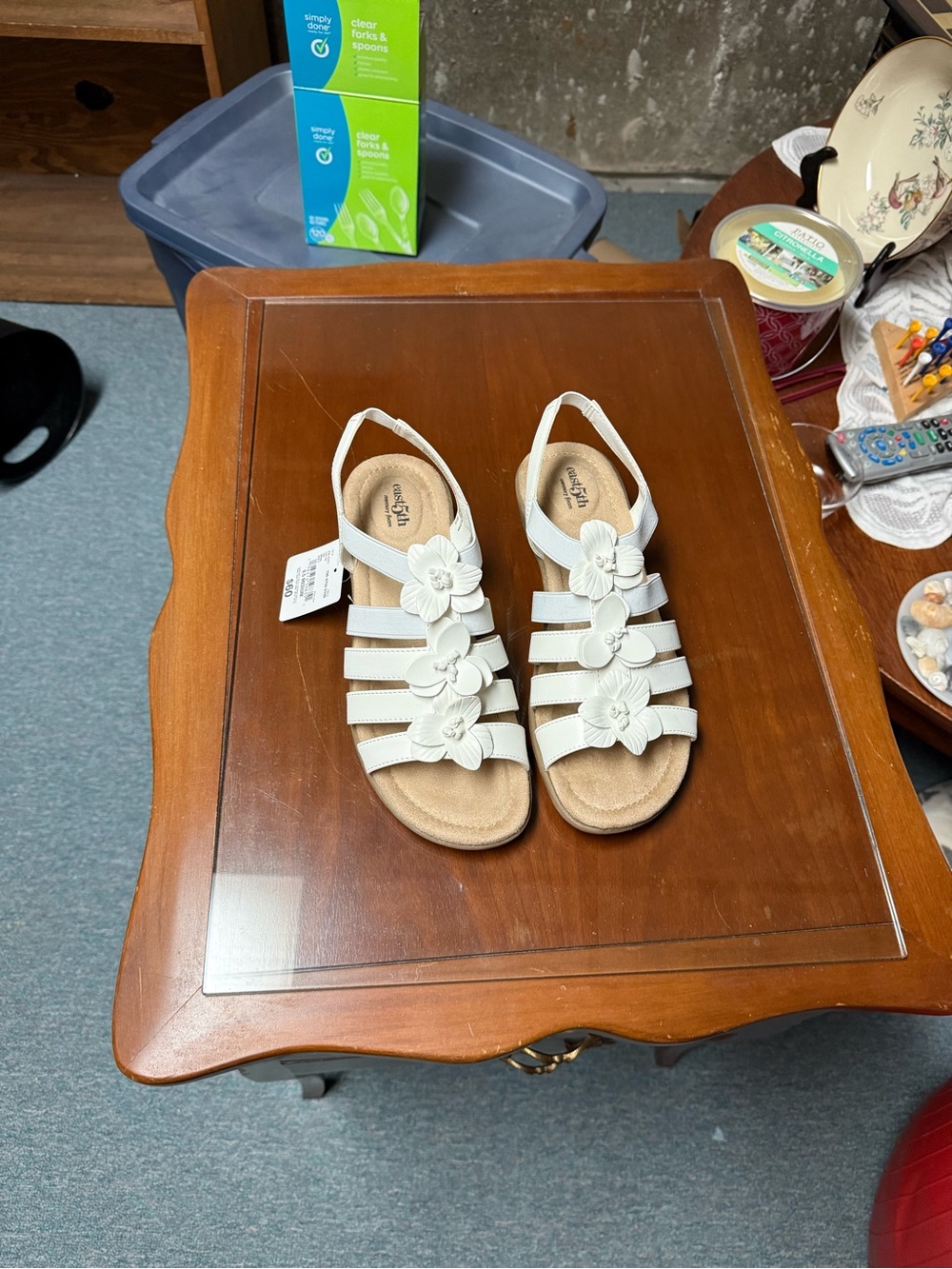 East 5th White Floral T-Strap Sandals